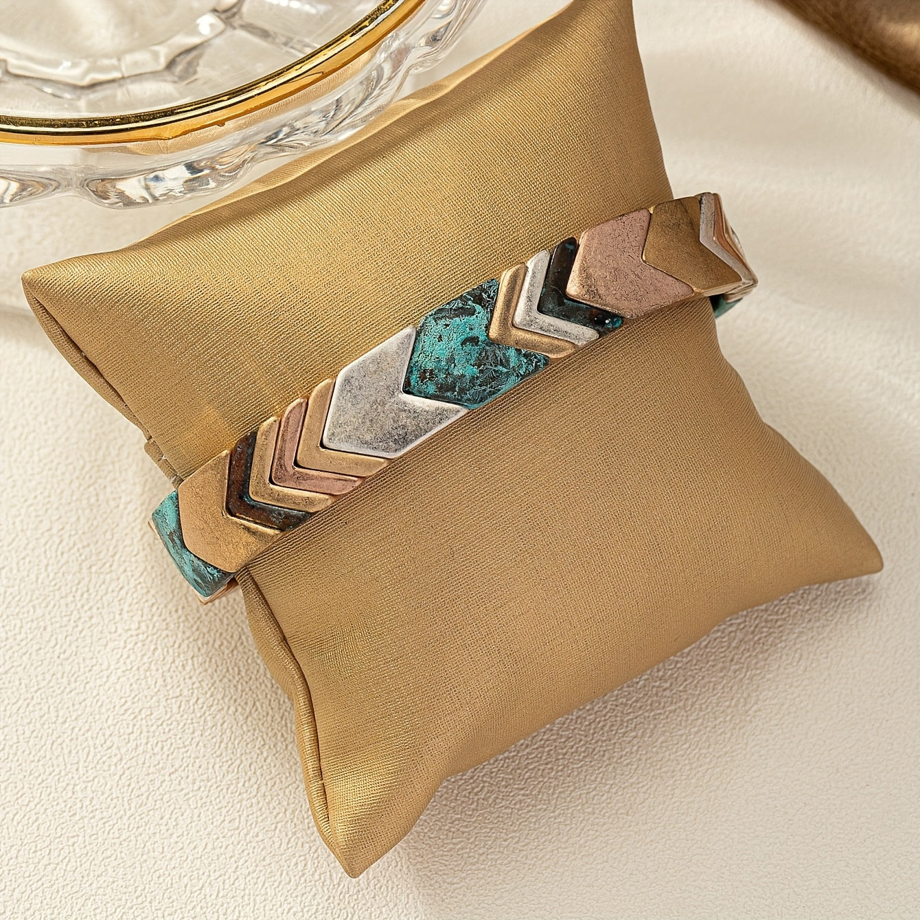 Zarif Vintage Stretch Bilaguzuk - Ayollar uchun Zamonaviy Qo'l Ishlari Aksessuar