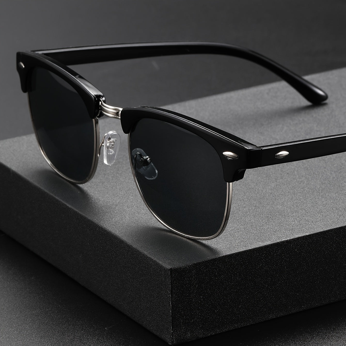 Men's Oval Sunglasses with UV Protection for Travel and Casual Wear