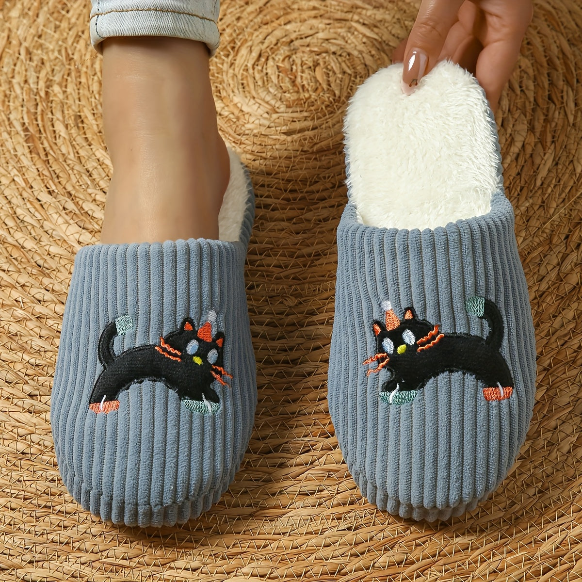 Unisex Soft Fabric Cat Slip-On Slippers Indoor House Shoes All-Season