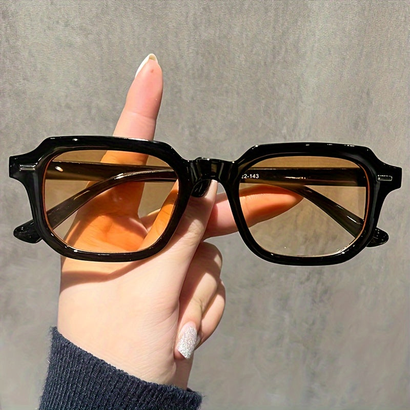 Katta kvadrat moda quyoshdan himoyalovchi ko‘zoynaklar ayollar uchun retro ko‘cha uslubi bilan metall g‘iloflar bilan