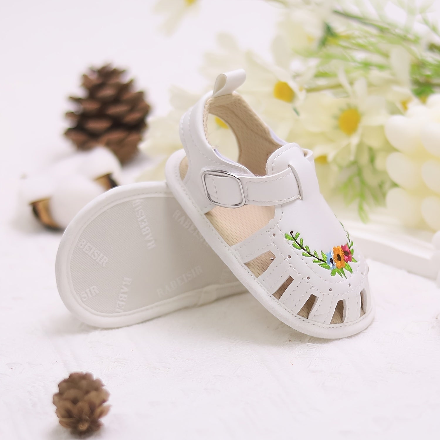 Kichkina qiz bolalar uchun gul naqshli tikilgan sandalki, yumshoq taglik, nafas oladigan, sirpanishga qarshi, bahor va yoz uchun