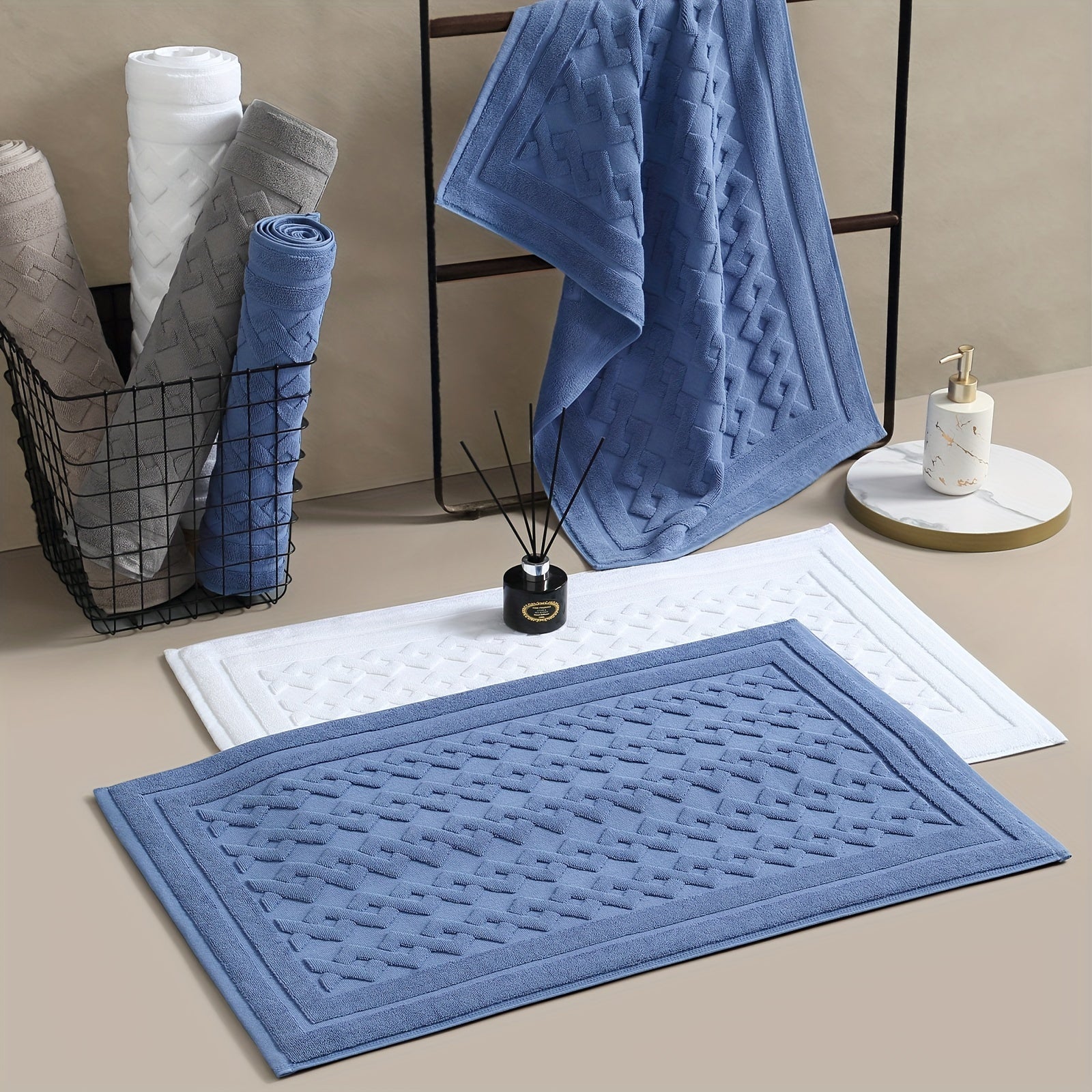 Non-Slip Bath Mat Absorbent Square Rug with Striped or Solid Colors for Bathroom Safety