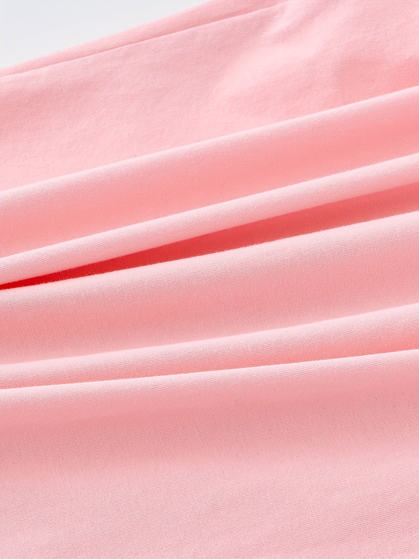 3 ta qizlar uchun mo'ljallangan paxta aralashmasidan tayyorlangan tank toplar to'plami, multfilm naqshlari, kamzul detali va teri quruq tutish texnologiyasi bilan. 12 yoshgacha bo'lgan bolalar uchun mos.