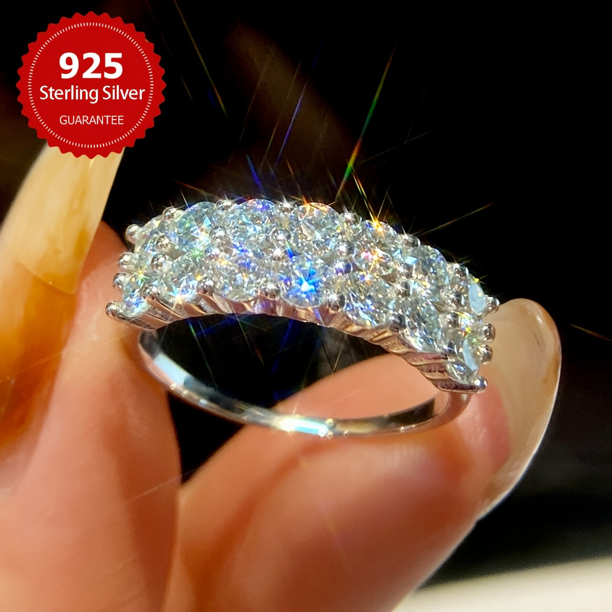 Один экземпляр обручального кольца с бриллиантом Моиссанит двойного ряда шириной 3 мм, с камнями Моиссанит весом 0,1 карата, в общей сложности 1,4 карата. Изготовлено из серебра S925, с весом около 2,9 г для размеров 5, 6, 7, 8 и 3,15 г для размера 9.