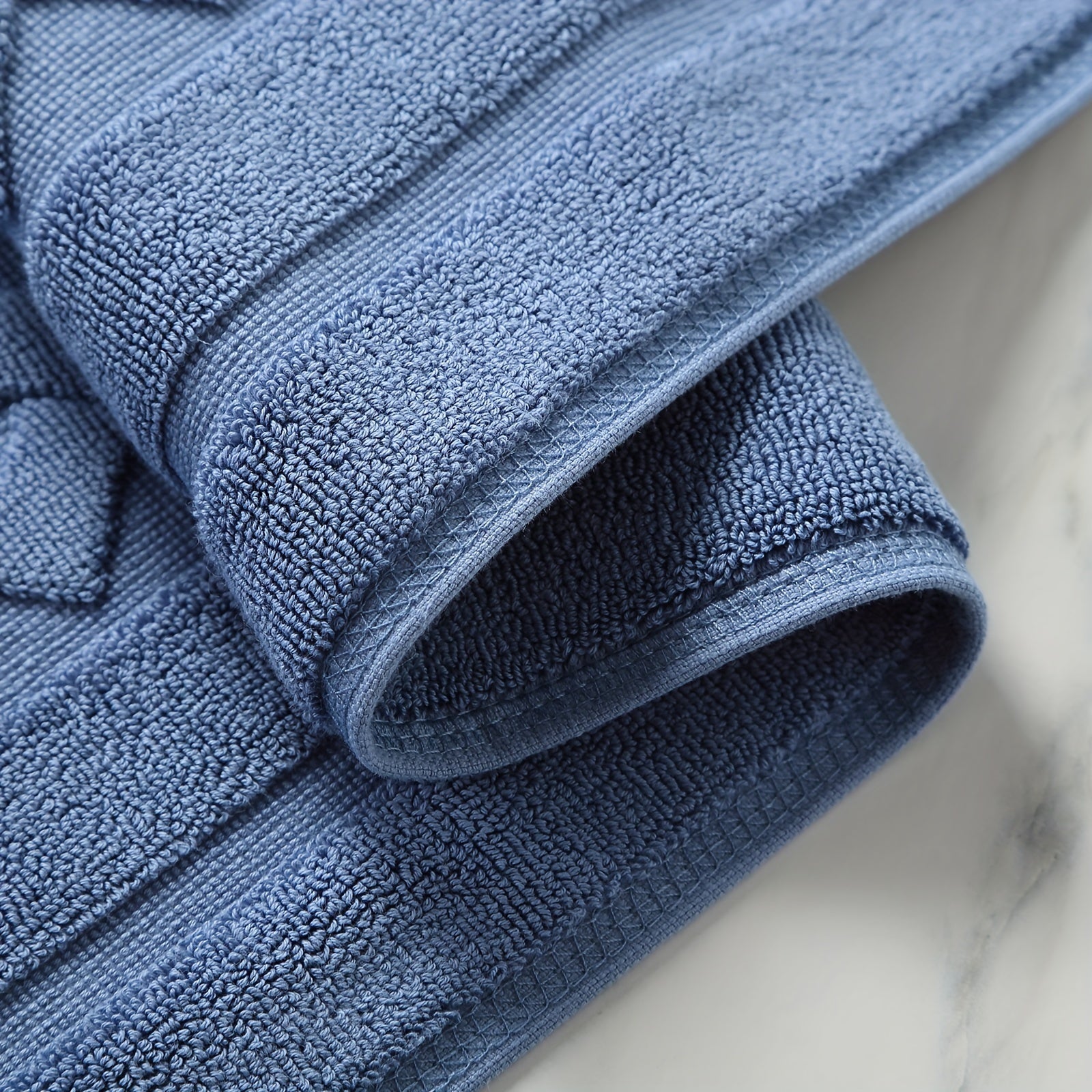 Non-Slip Bath Mat Absorbent Square Rug with Striped or Solid Colors for Bathroom Safety