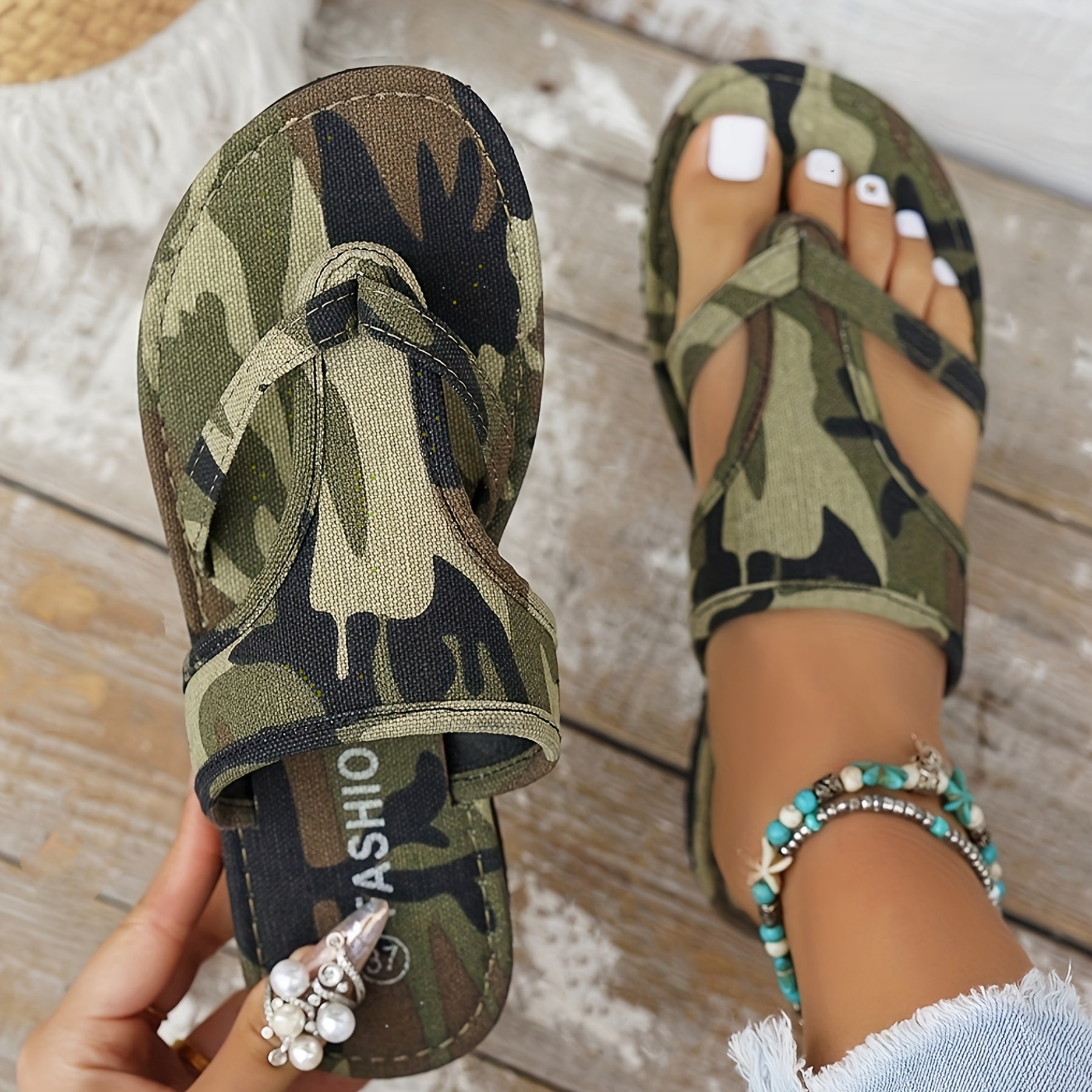 Women's Camo Flat Sandals EVA Sole Flip-Flops Casual Outdoor