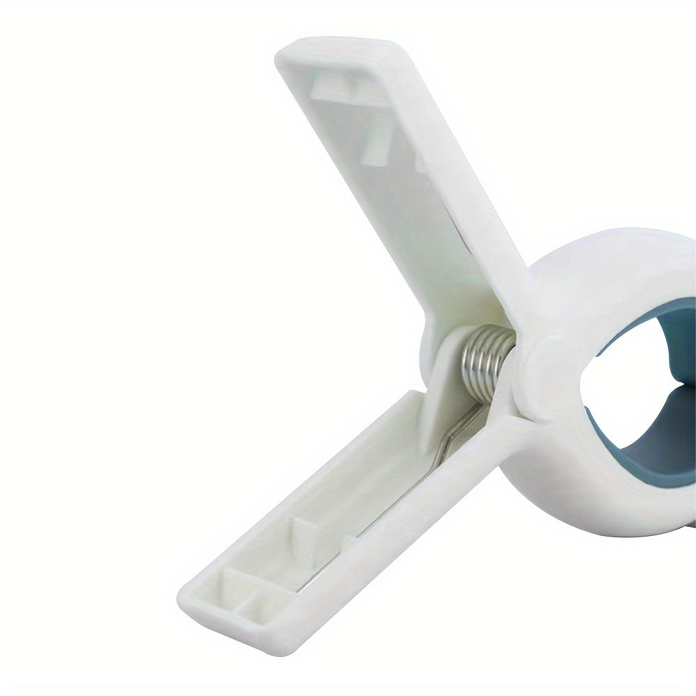 Heavy-Duty Plastic Clothes Pins Set for Towels, Clothes, and Blankets, 6 Pack