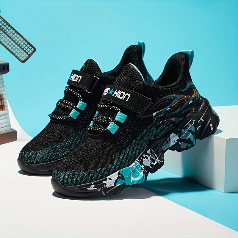 Tashqi faoliyatlar uchun yumshoq taglikli zamonaviy to'qilgan trikotaj krossovkalar.