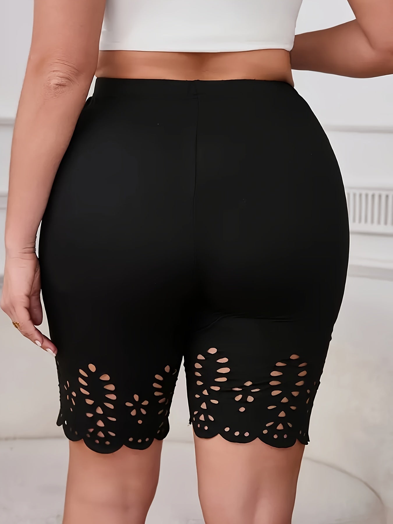 Plus Size Women High-Waisted Knee-Length Shorts Black Elastic Summer Bermudas