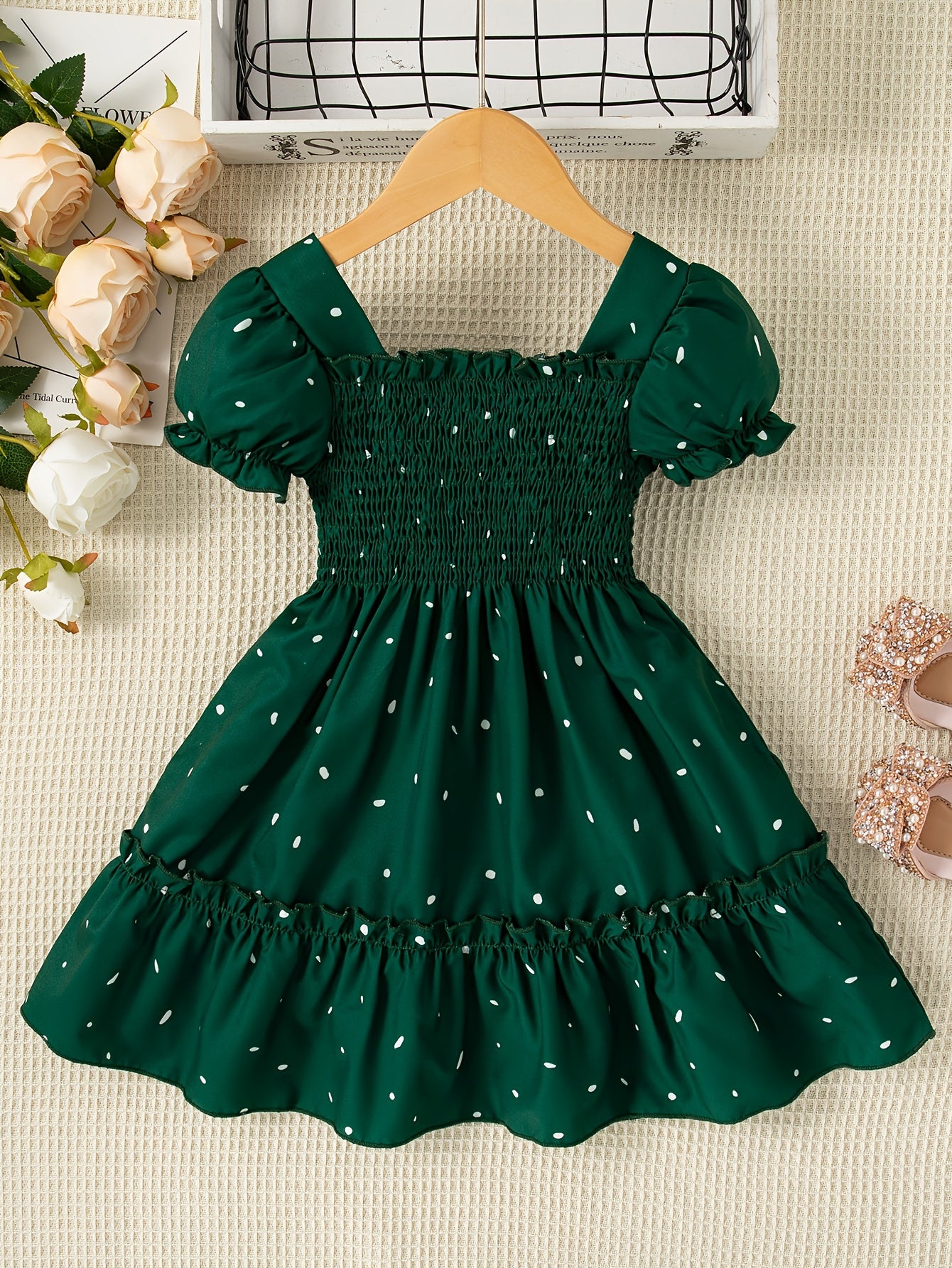 Vestido para niñas pequeñas con cuello cuadrado, manga abullonada, verano, rodillas altas, falda acampanada con patrón