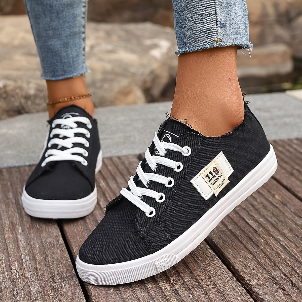 Women's Breathable Casual Sneakers Low Top Lace-Up Fabric Upper PU Sole All-Season Comfort