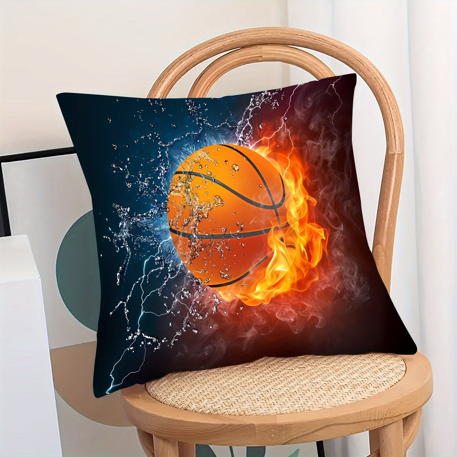 1 dona plush yostiq qopqog'i basketbol, futbol va regbi uchun, zip bilan, bitta tomonli bosma. Divan va yotoq xonasi bezatish uchun mos. Yostiq yadrosi kiritilmagan. O'lcham: 45.72x45.72 sm.