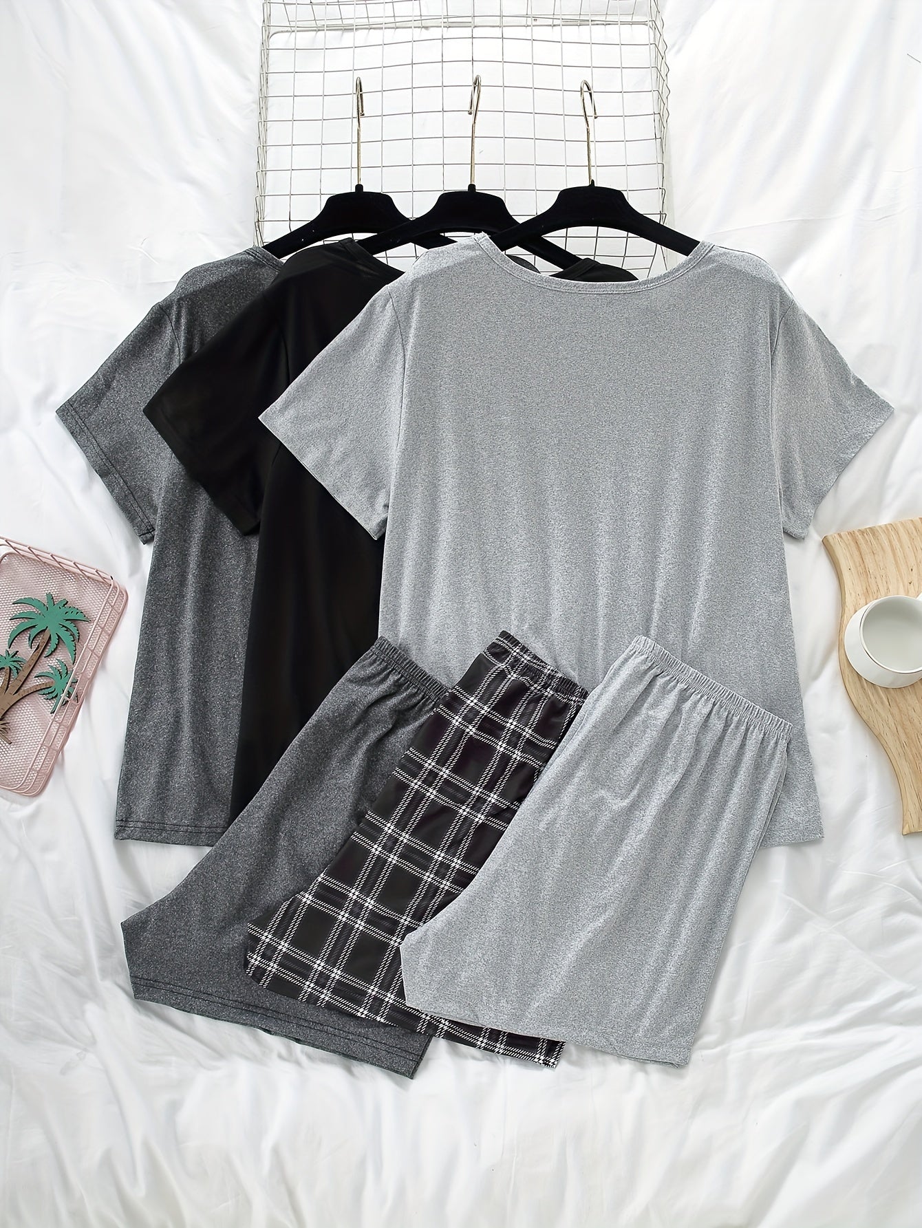 Women's Plus Size Casual Pajama Sets Short Sleeve Top and Shorts 6-Piece Letter Plaid Print