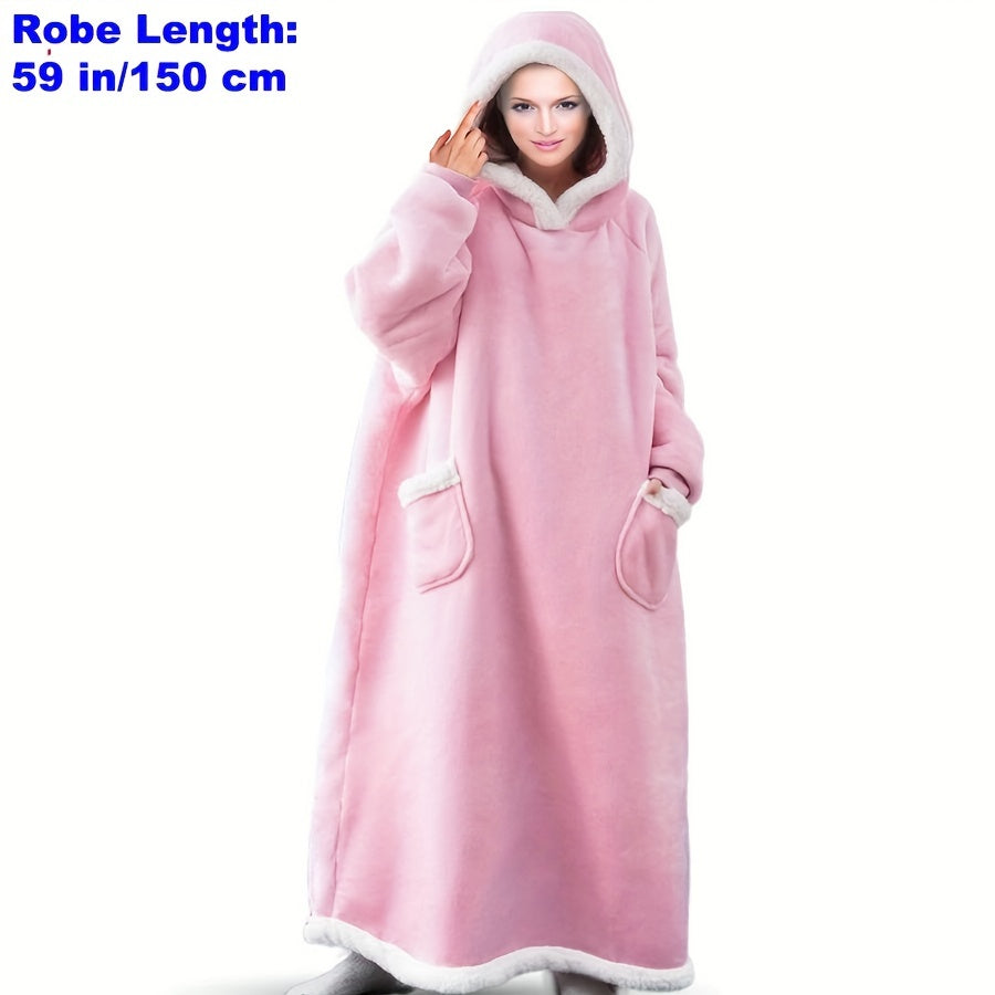 Ko‘k rangli kiyiladigan plash va oq junli chetki qoplama bilan, erkaklar va ayollar uchun uzoq, yumshoq ro‘ba