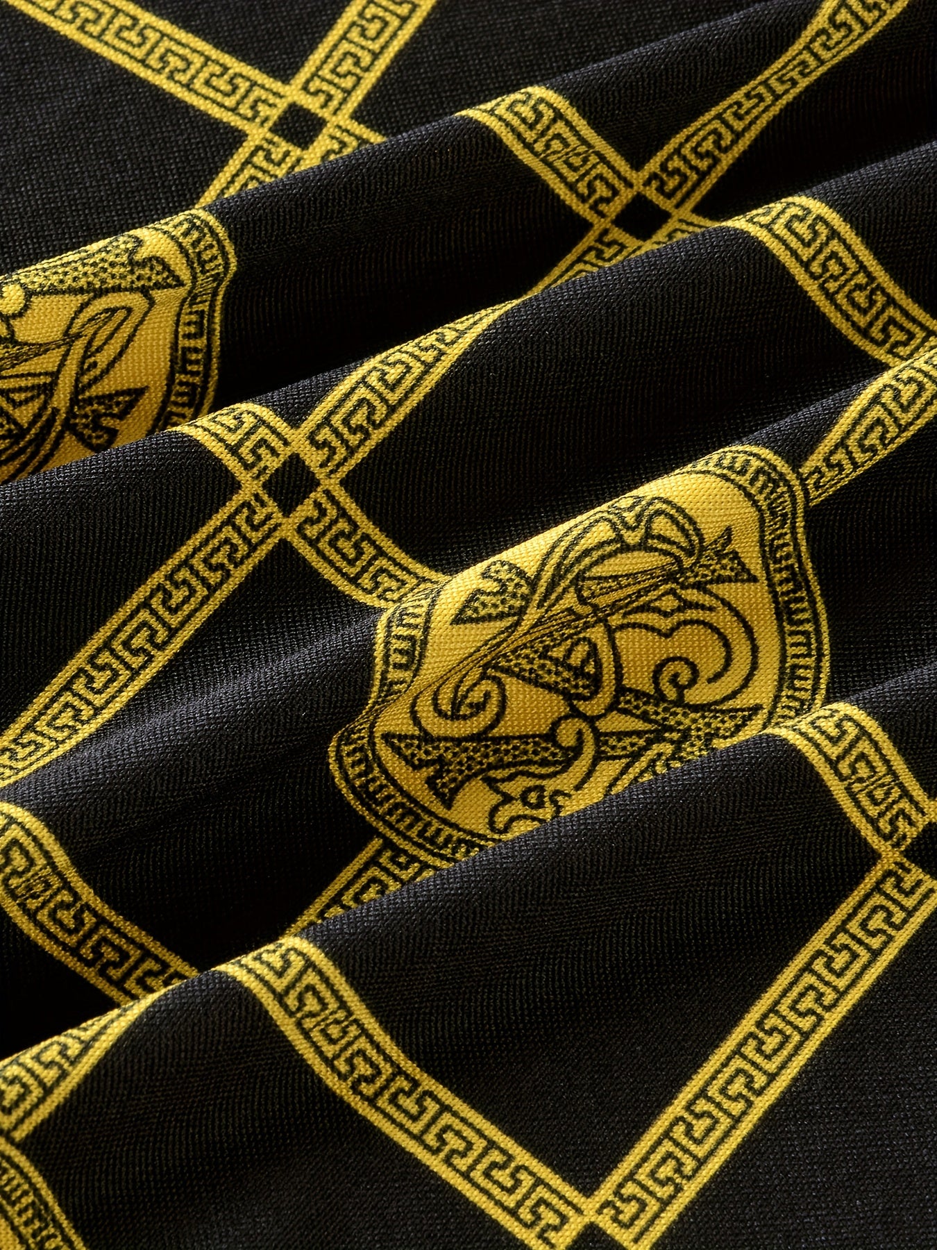 Havoni o'tkazuvchi va yumshoq qora va oltin rangli erkaklar uchun boxer shortlari, zamonaviy dizaynga ega, elastik va tasodifiy kiyish uchun qulay.