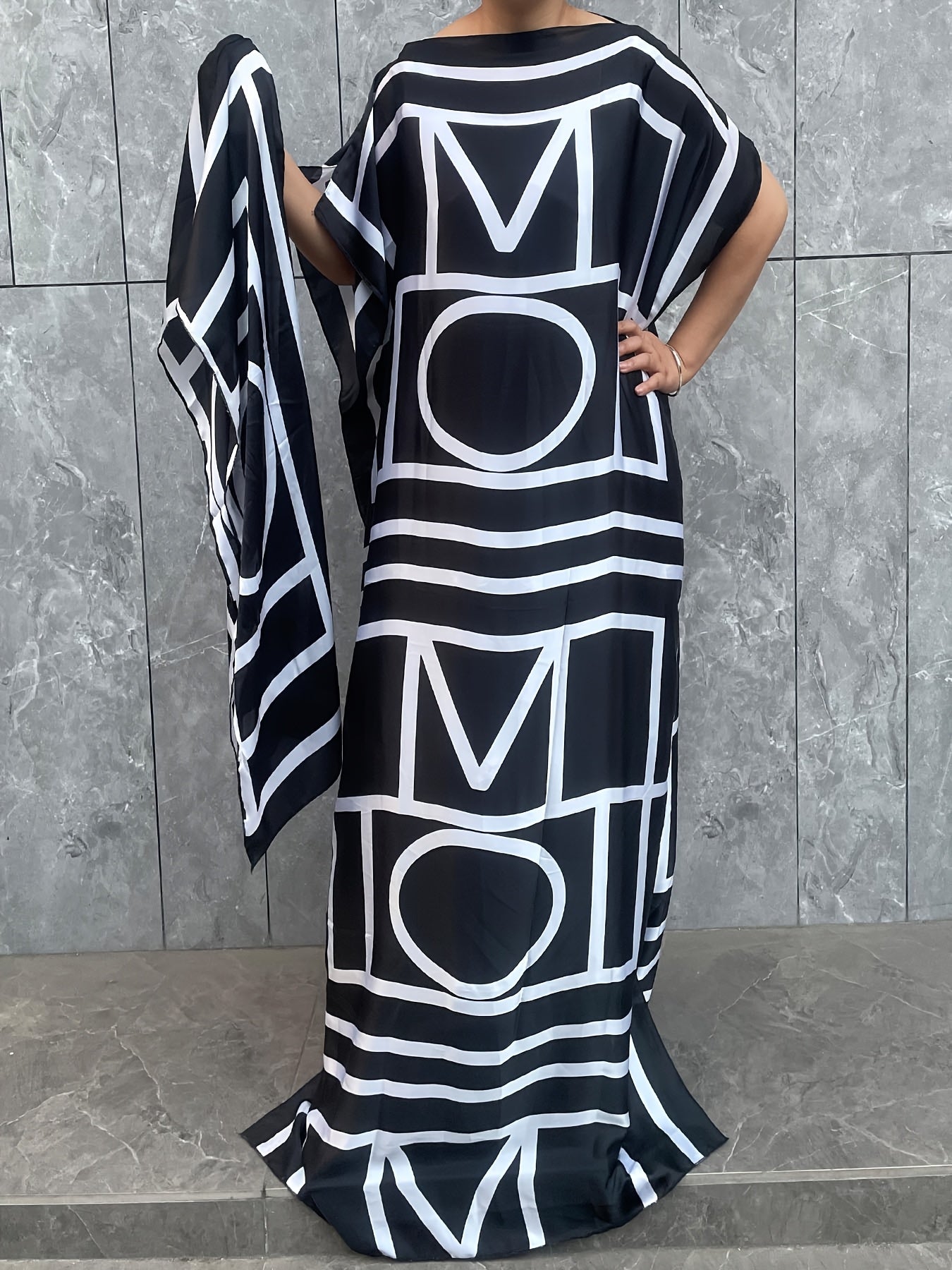 Plus Size Geometric Print Maxi Dress - Flattering Crew Neck Short Sleeves