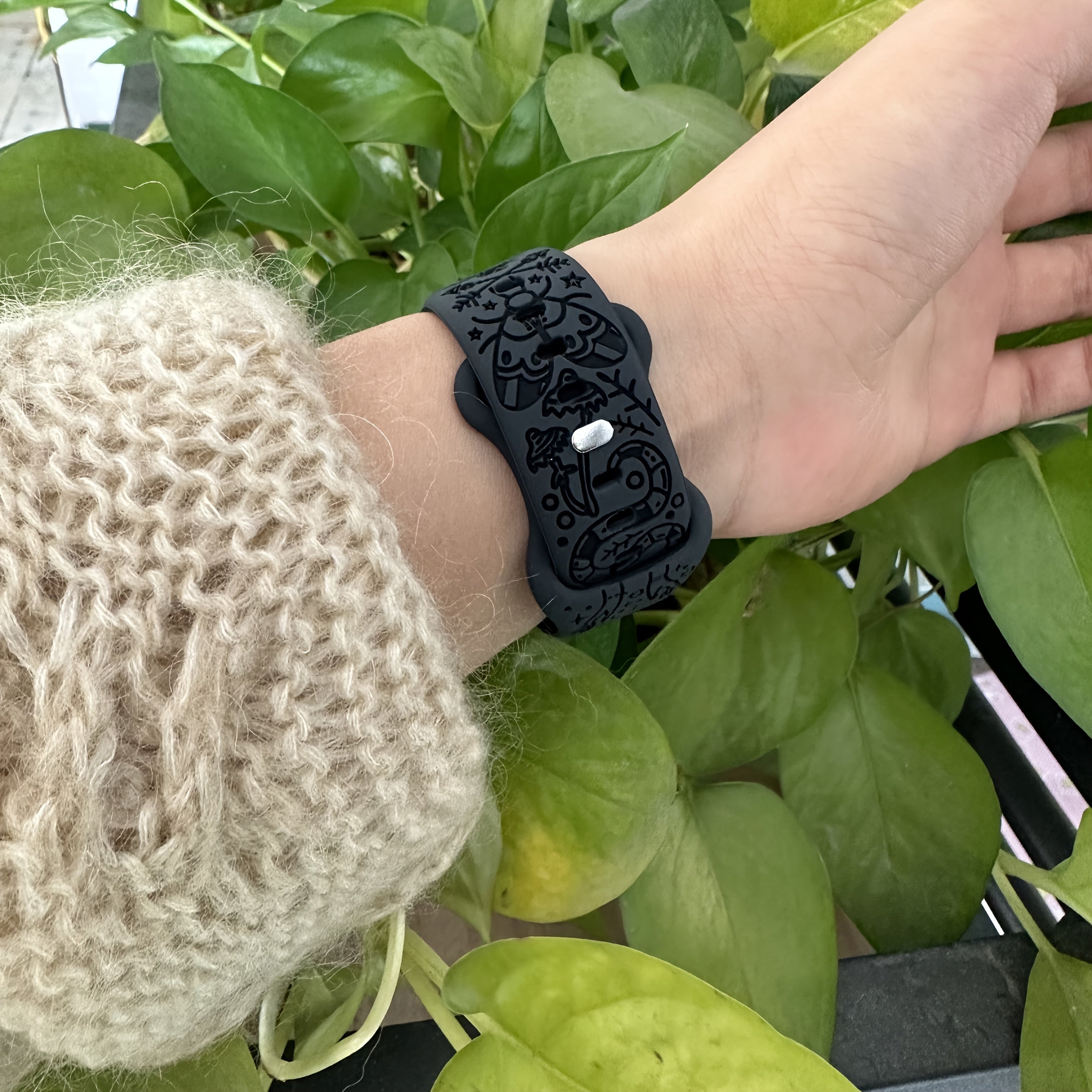 Black Magic Celestial Silicone Watch Band for Apple Watch Series 1-10 Ultra Engraved Stylish Strap for Parties Festivals Sports Outdoor Activities