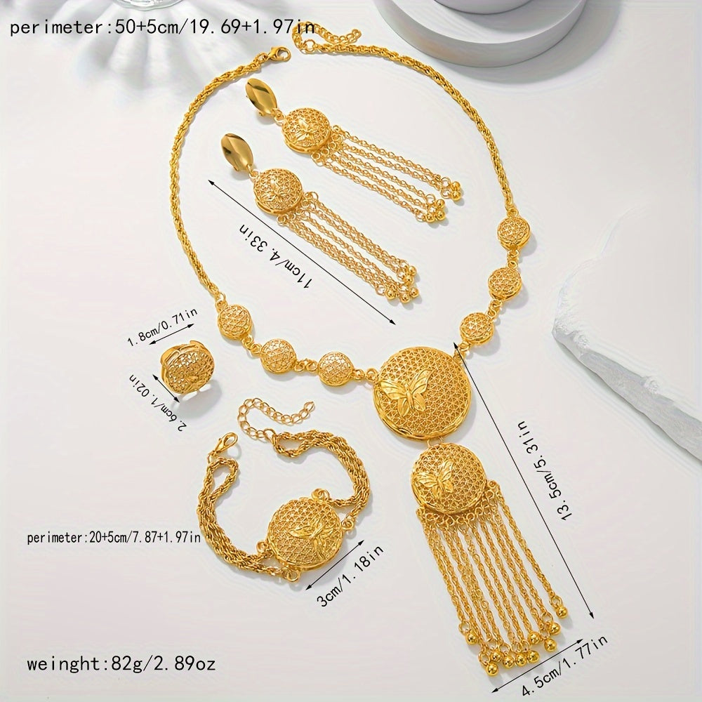 An'anaviy kelin zargarlik to'plami 5 dona: uzuk, marjon, bilaguzuk, taqinchoq. Har kuni kiyimlarga mos keladigan klassik bo'sh gul dizayni bilan qoplangan.