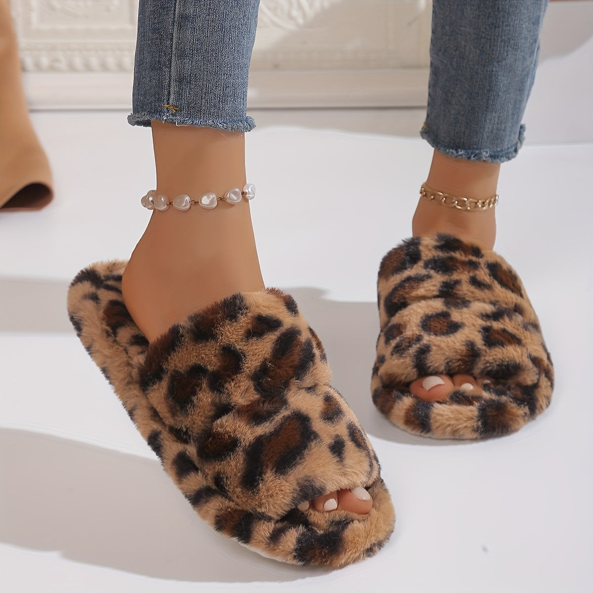 Women's Plush Leopard Print Open-Toe Slippers with EVA Sole and Soft Fabric