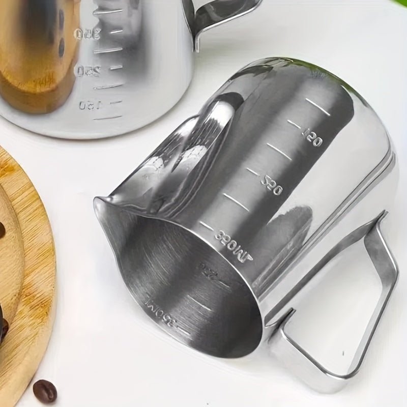 Taza de arte en café de acero inoxidable con marcas de medición para espresso y lattes