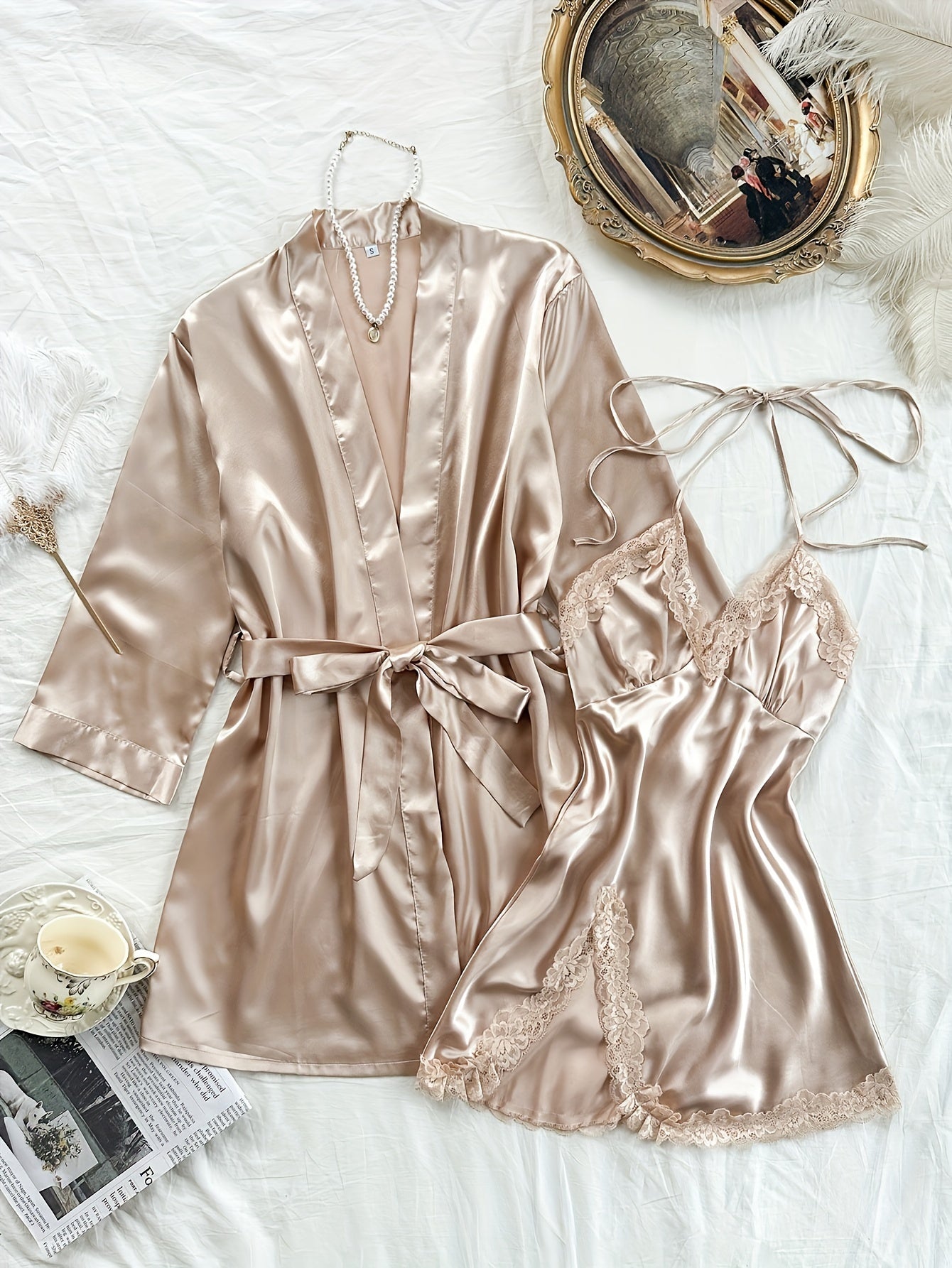 Женский комплект ночной одежды: сексуальное платье-слип с кружевной отделкой и открытой спиной, с подходящим халатом