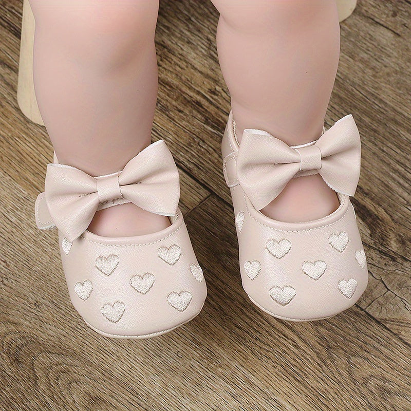 Baby Girl Sandals for Spring and Autumn Breathable PU Flat Shoes with Heart Embroidery