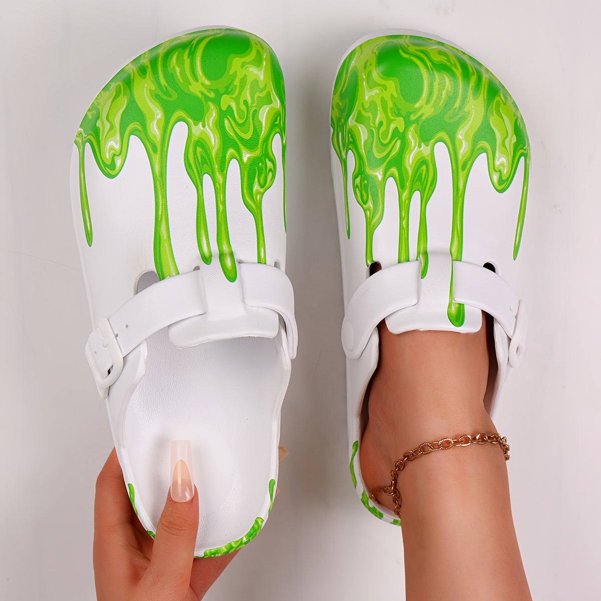 Women's Tie-Dye Graffiti Print Clogs Breathable Non-Slip EVA Sandals