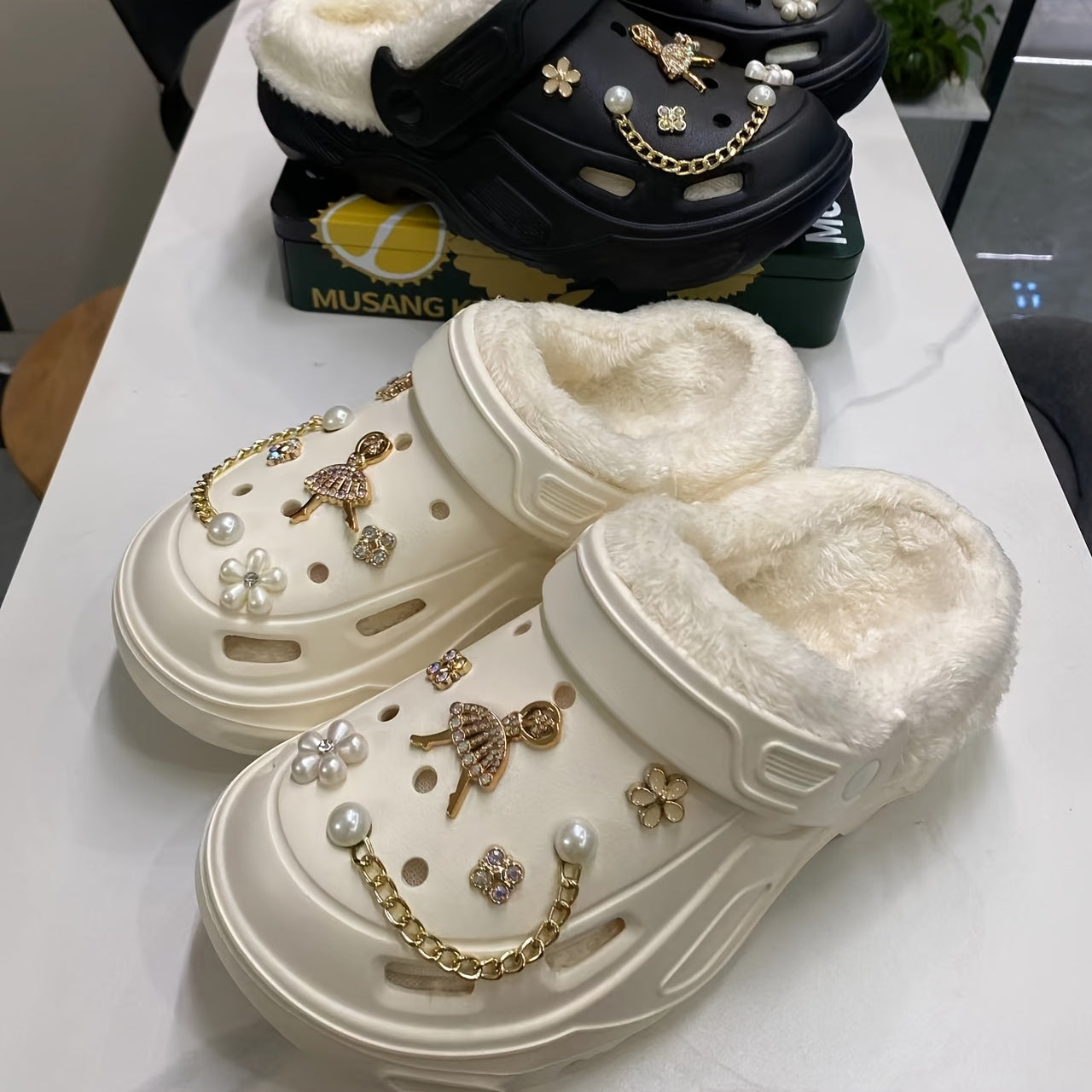 Unisex EVA Clogs With Plush Lining Thick Sole Indoor Outdoor Shoes