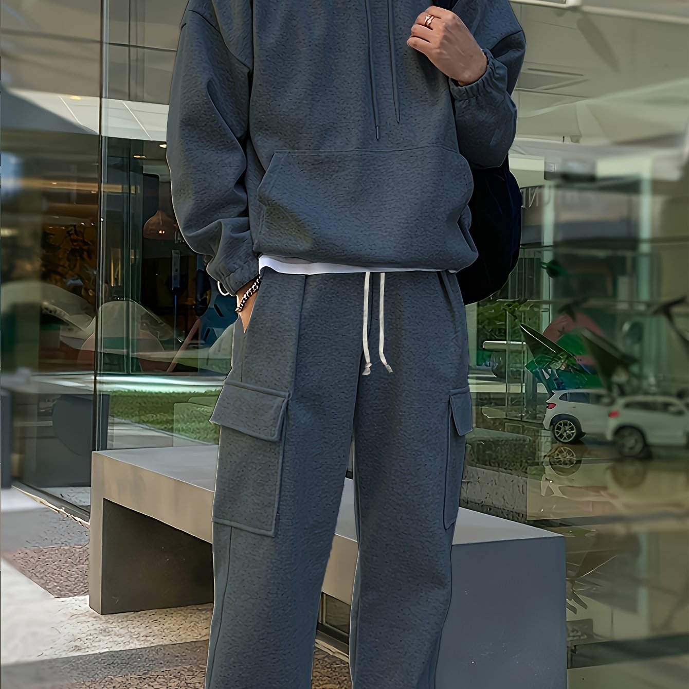 Erkaklar uchun tasodifiy kapüşonli sviter va shimlar to'plami 100% polyesterdan tayyorlangan, biroz cho'ziladigan to'qima. Tashqi sport va kundalik kiyim uchun mukammal oddiy rangda muntazam moslik. Qismidir