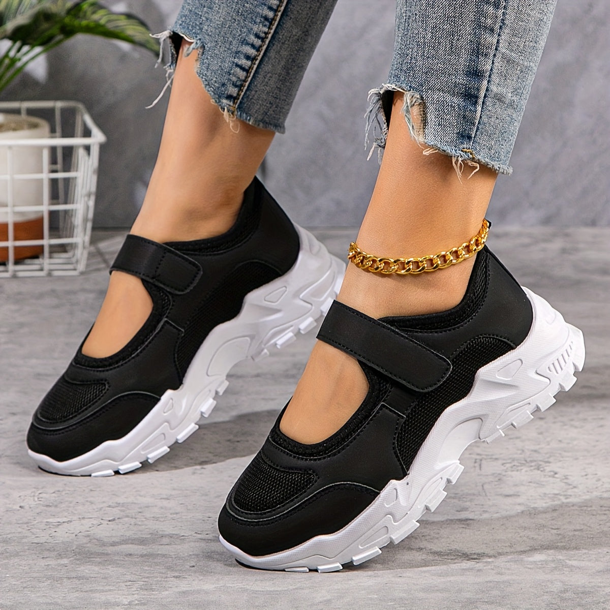 Women's Breathable Mesh Casual Sneakers Non-Slip Thick Sole Black White