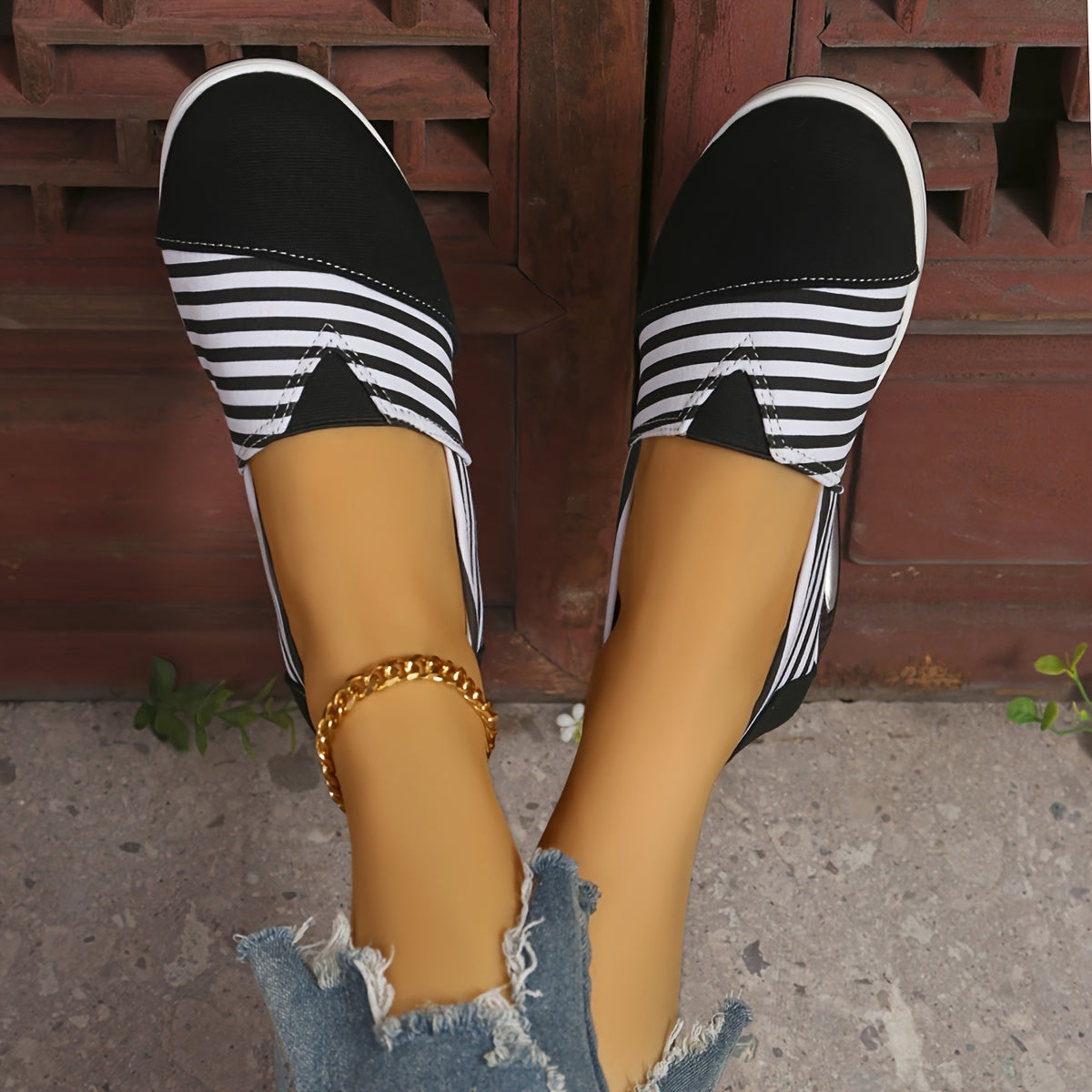 Women's Lightweight Slip-On Sneakers Breathable Canvas All-Season Casual Shoes
