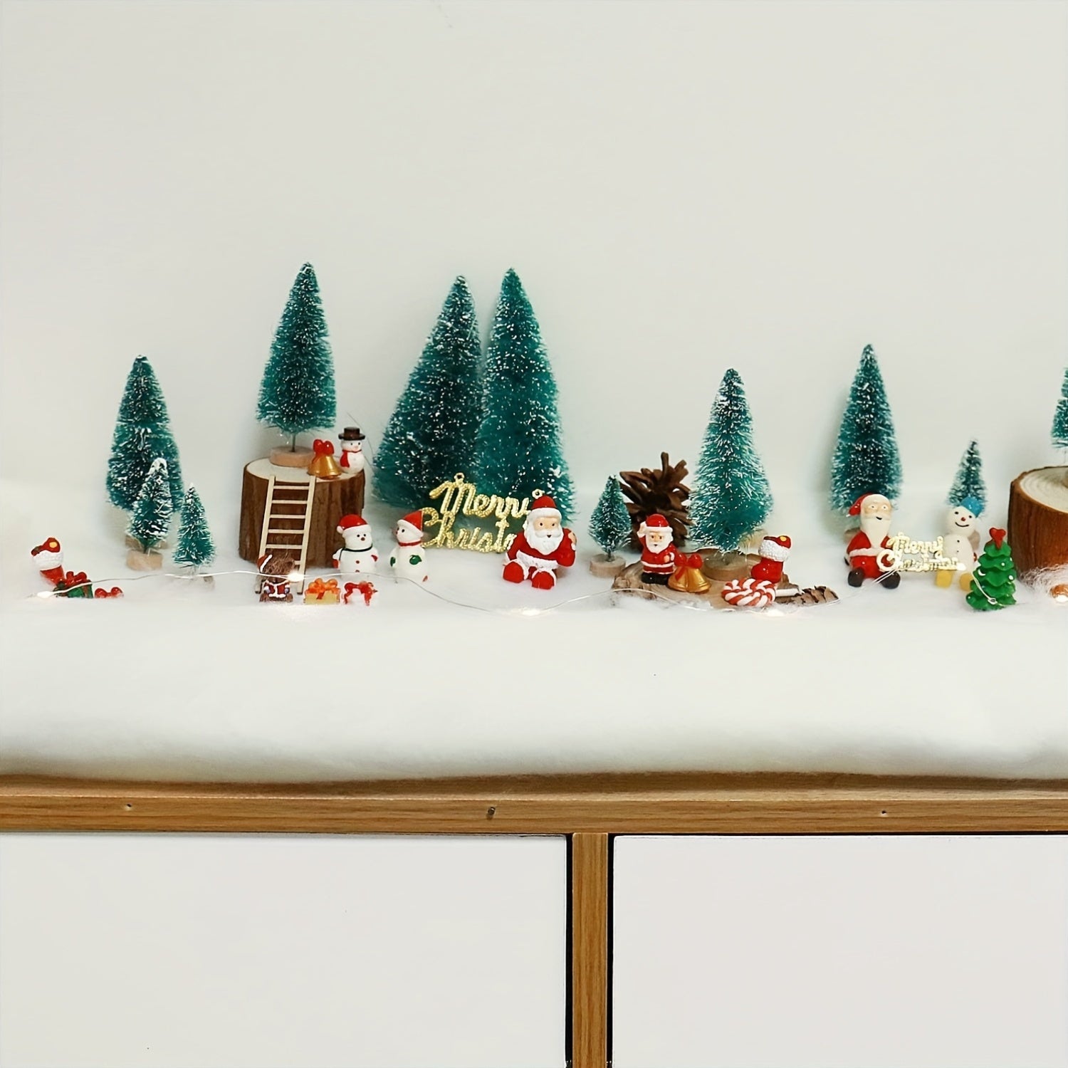 "Рождественский снежный плед-рулон (1/3 кусок, 33*120 см) для праздничного декора - идеально подходит для деревенских композиций, под рождественские елки - толстое, мягкое белое пушистое искусственное снежное покрытие для зимнего и праздничного декора"