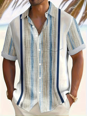 Erkaklar uchun zamonaviy yoz ko'ylagi to'qilgan polyester va elastan aralashmasidan tayyorlangan. Geometrik chiziqli gingham yaka, qisqa yenglar bilan bezatilgan, tugma yopilishi, cho'ntak detali va oddiy kesimga ega.