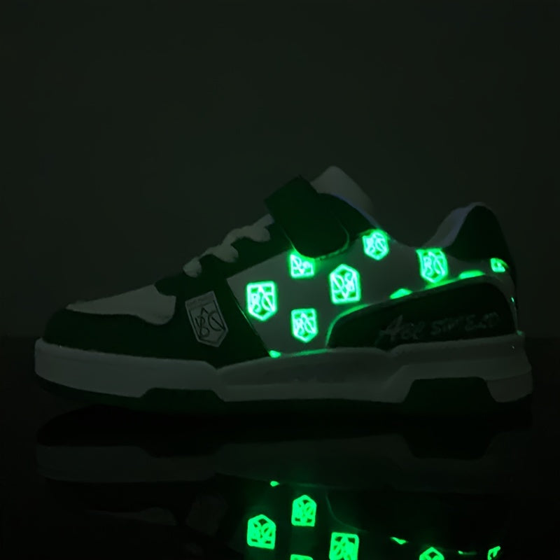 Boys' All-Season Skate Shoes with Reflective Design and Color Block Pattern