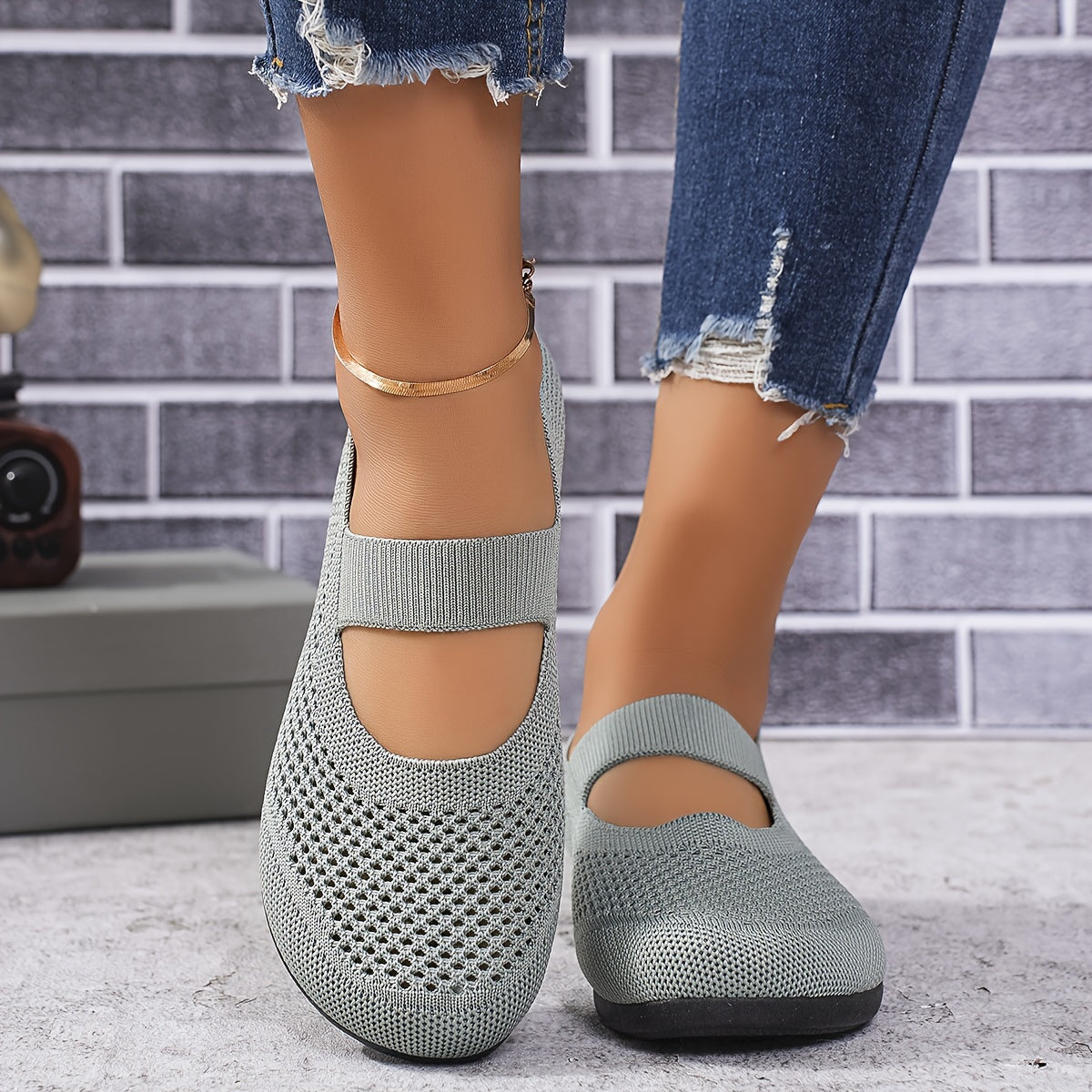 Ayollar uchun nafas oluvchi slip-on poyabzal yengil bej kundalik krossovkalar qulay