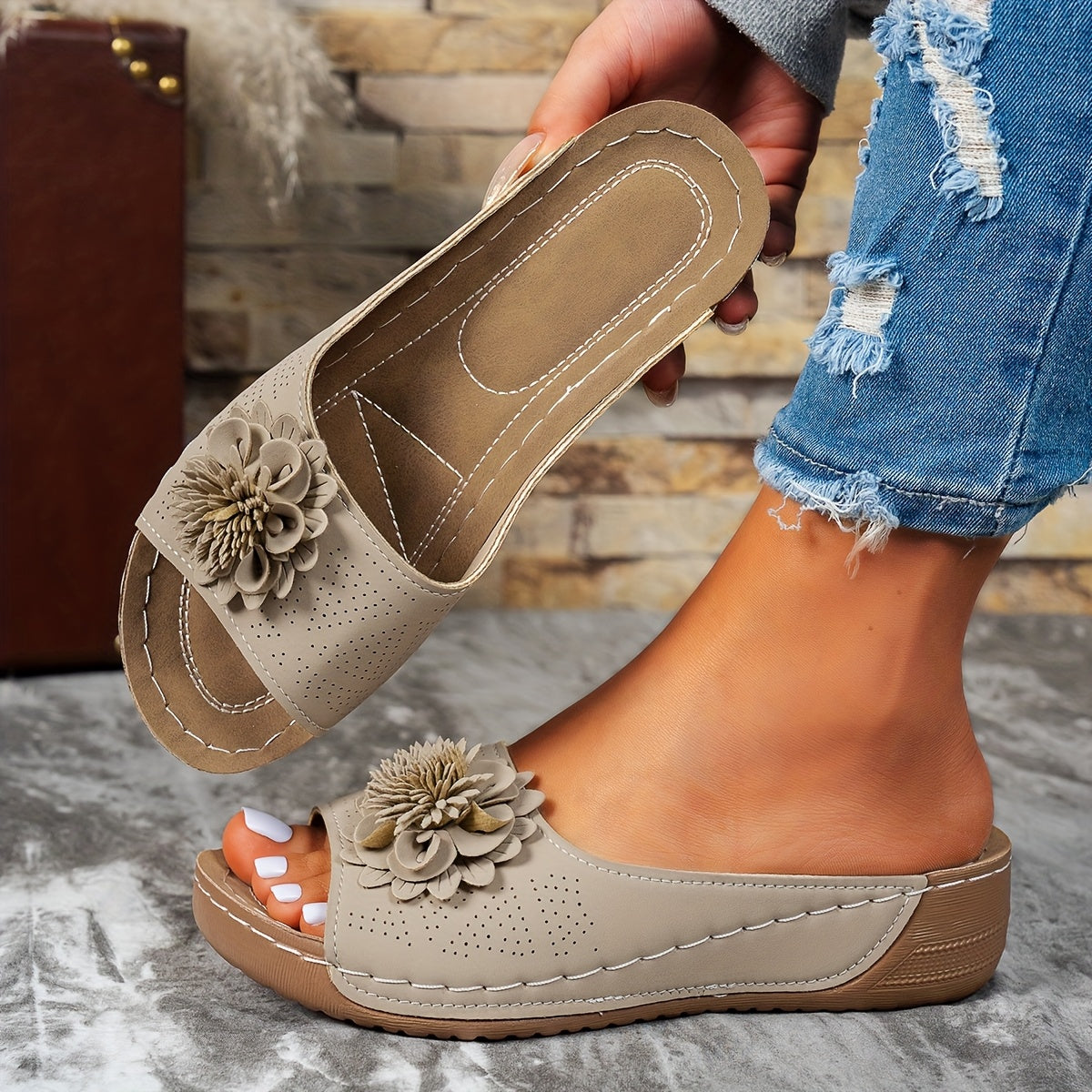 Women's White Floral Embellished Open-Toe Slide Sandals Casual Summer