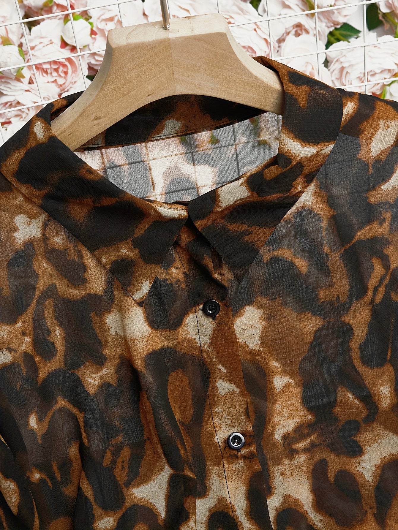 Katta o'lchamdagi ayollar uchun bosma ko'ylak