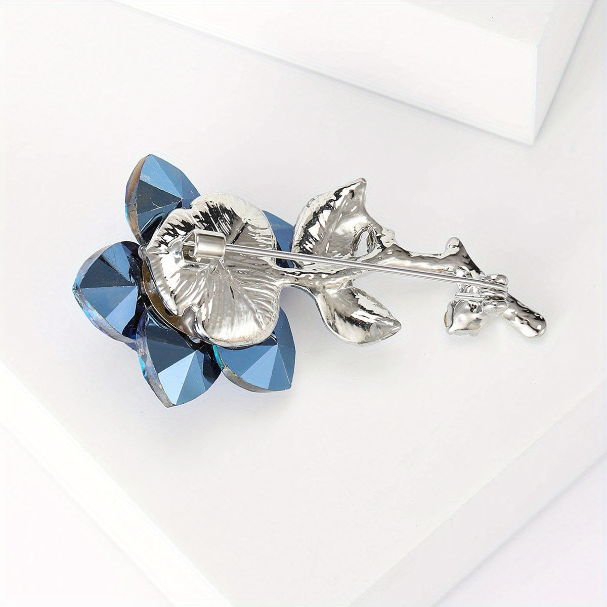 Elegant Crystal Rose Brooch Pin with Rhinestones and Floral Design