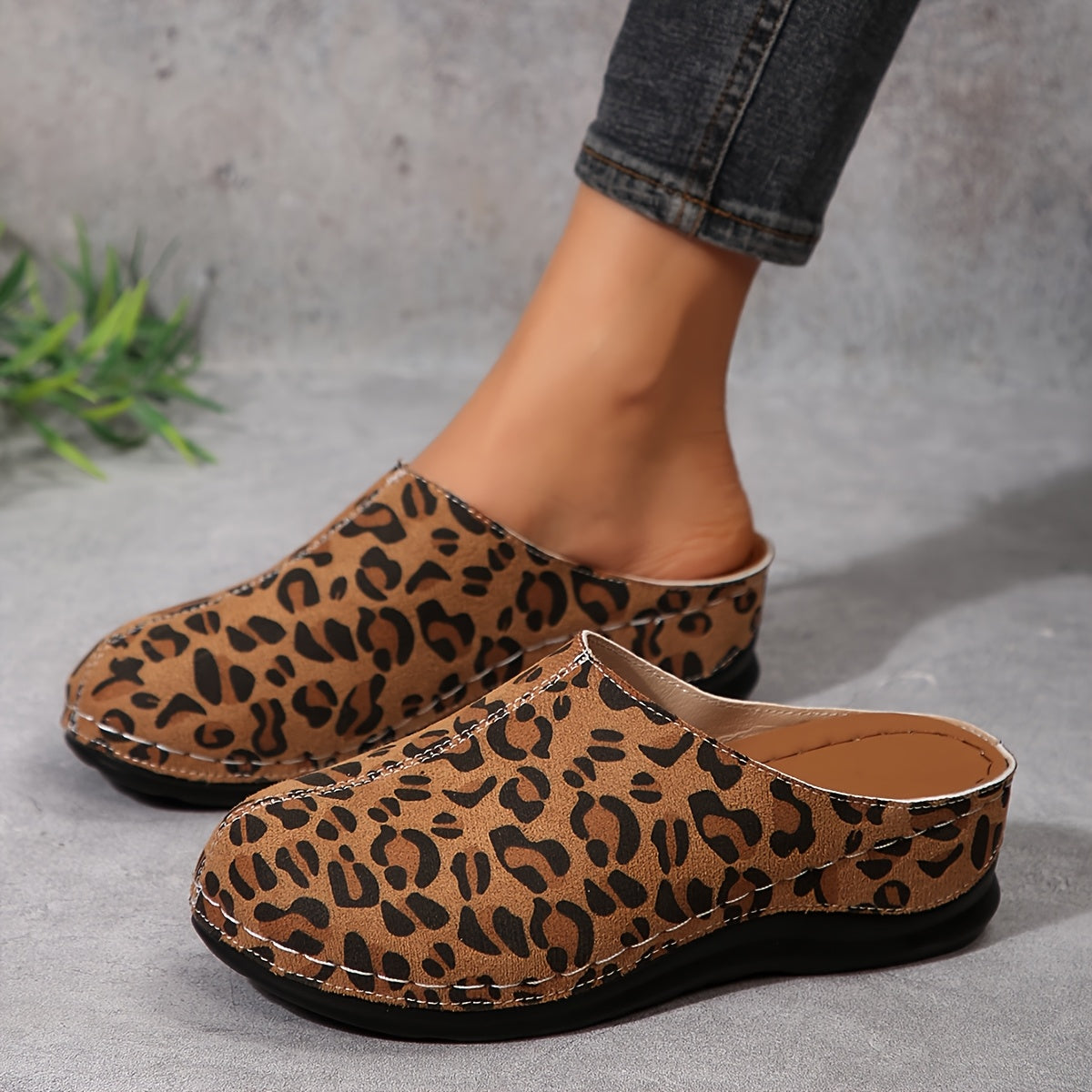 Women's Leopard Print Slip-On Mules Casual Shoes with Rubber Sole