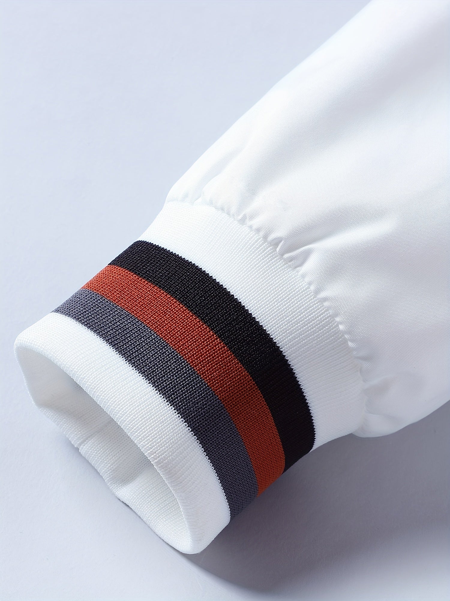 Мужская ветровка-бомбер из полиэстера с молнией и стойкой воротником для весны и осени