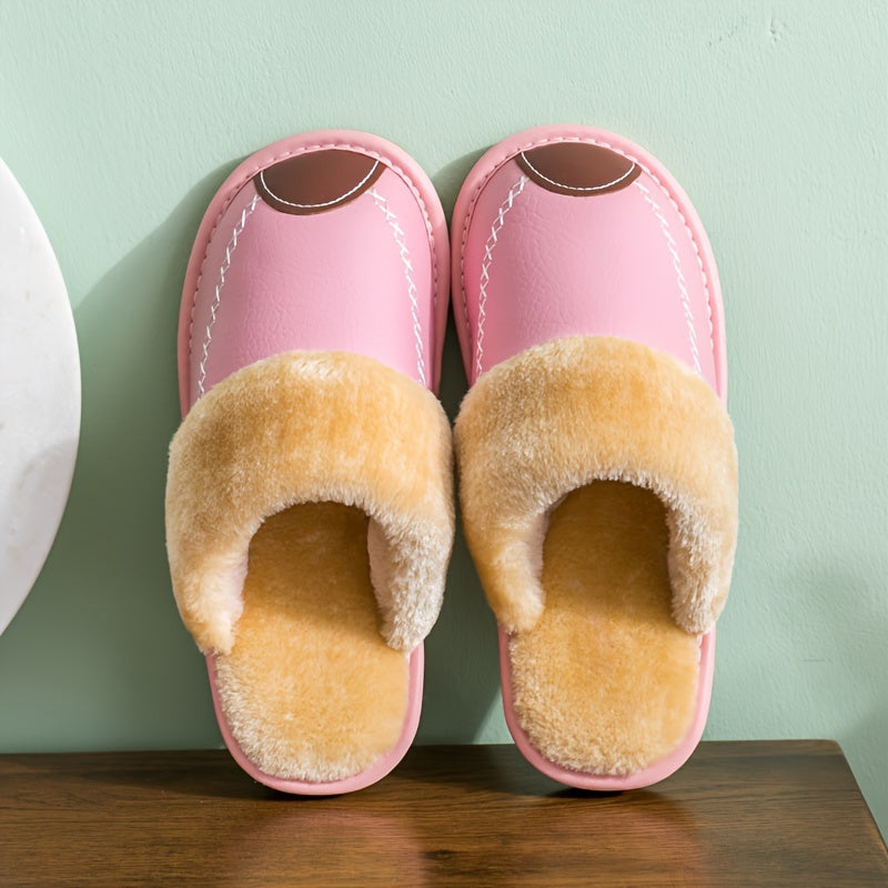 Erkaklar uchun qora qishki iliq uy poyabzallari, suv o'tkazmaydigan PU yuqori qismi, soxta jun astar, sirpanmaydigan PVC taglik, qulay ichki uy poyabzallari, qishki kiyim uchun yumshoq astar.