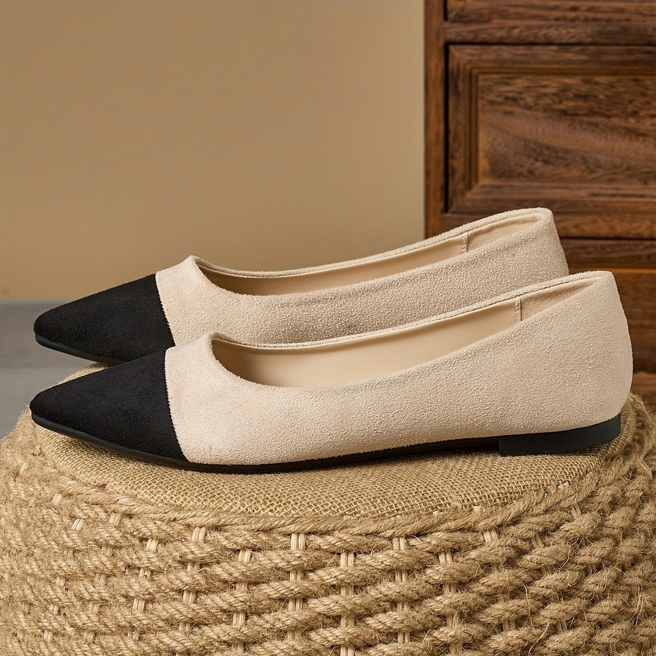 Ayollar uchun slip-on, pointed toe, yupqa poyabzal, bej va qora rangda, ikki rangli, yengil, kundalik ish poyabzali