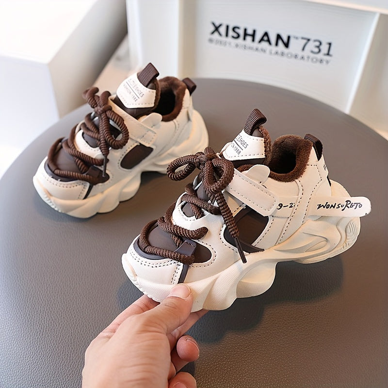 Qishki iliq pastki sport poyabzallari o'g'il bolalar uchun, yopishqoq tasma bilan, qalinlashtirilgan PU ustki qismi, PVC taglik, yumshoq mato astar, oq va jigarrang tasodifiy poyabzallar, bolalar va yurishni o'rganayotgan chaqaloqlar uchun.