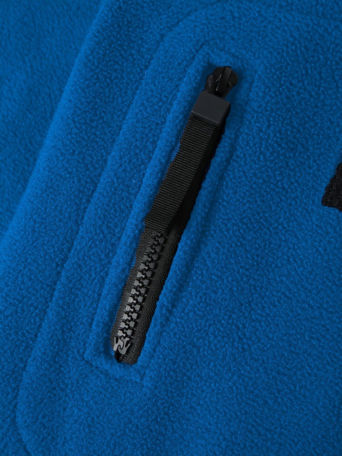 Men's Royal Blue Fleece-Lined Hooded Jacket with Zipper Pockets for Winter Outdoor Activities