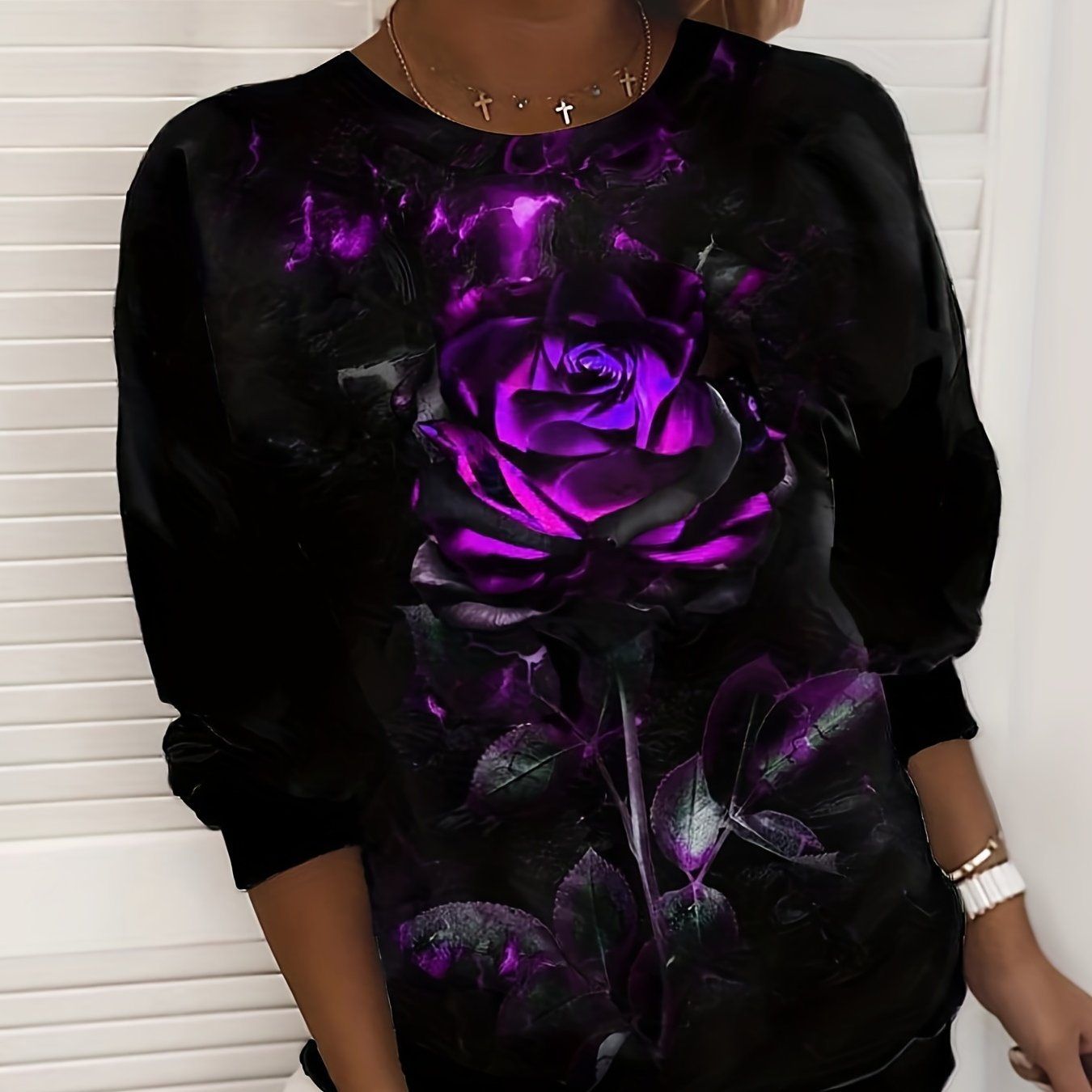 Sudadera de manga larga con estampado de rosa gótica para mujer de tallas grandes