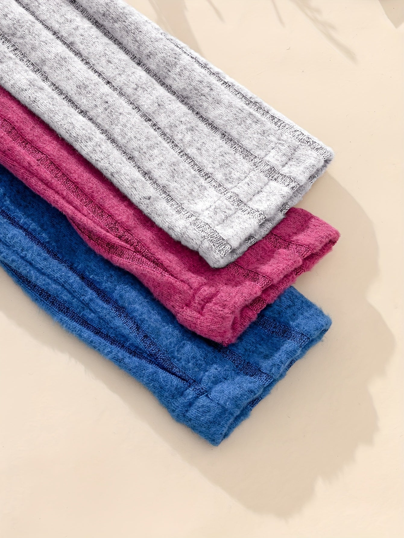 Conjunto de pantalones con campana de manga larga para niñas con accesorios de oreja de madera para primavera y otoño