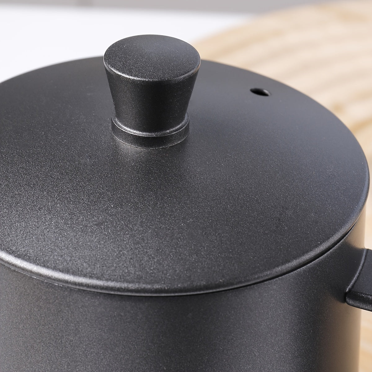 Black Hand-Brew Coffee Pot Stainless Steel with Lid and Slim Spout