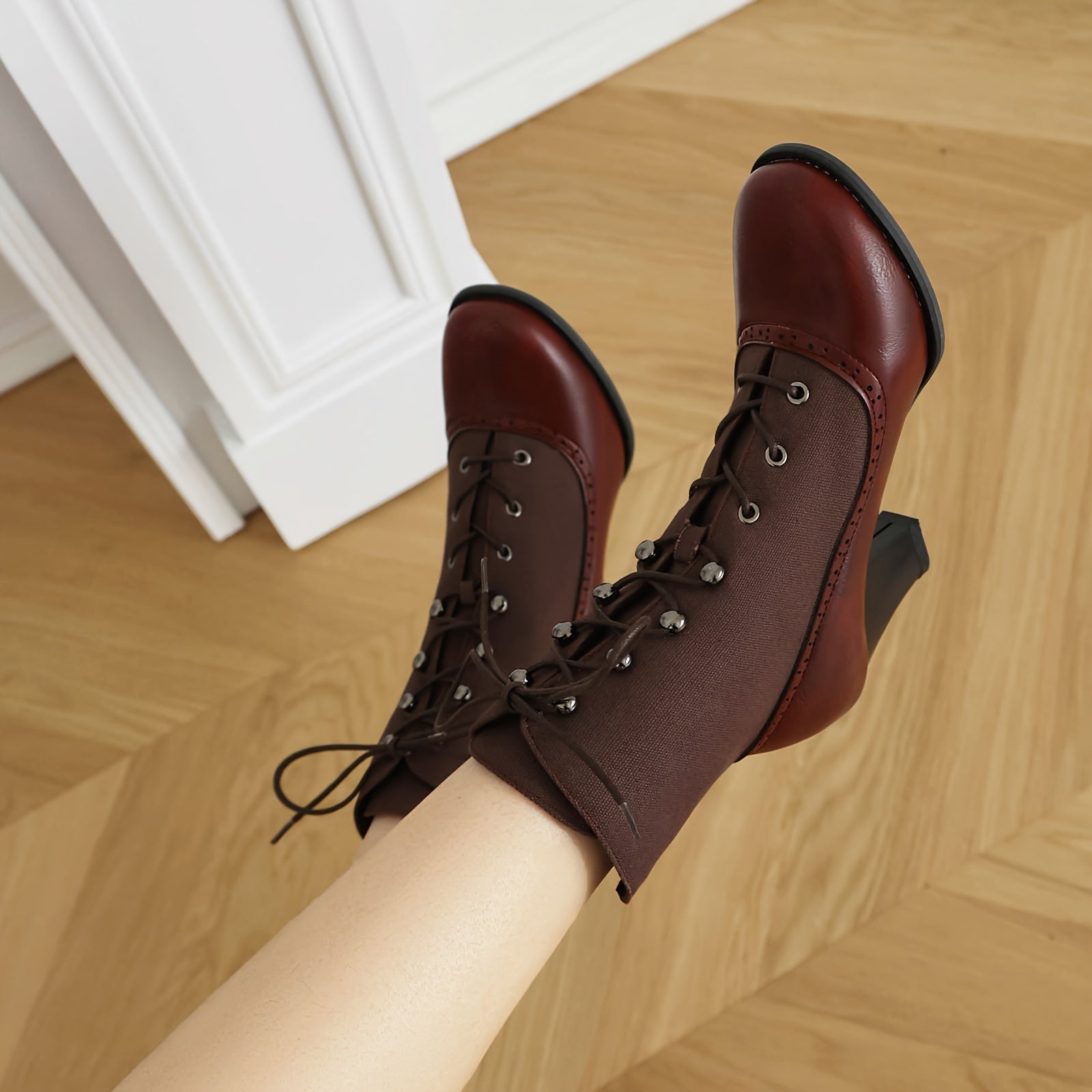 Women's Vintage Leather Ankle Boots with Lace-Up and Block Heel