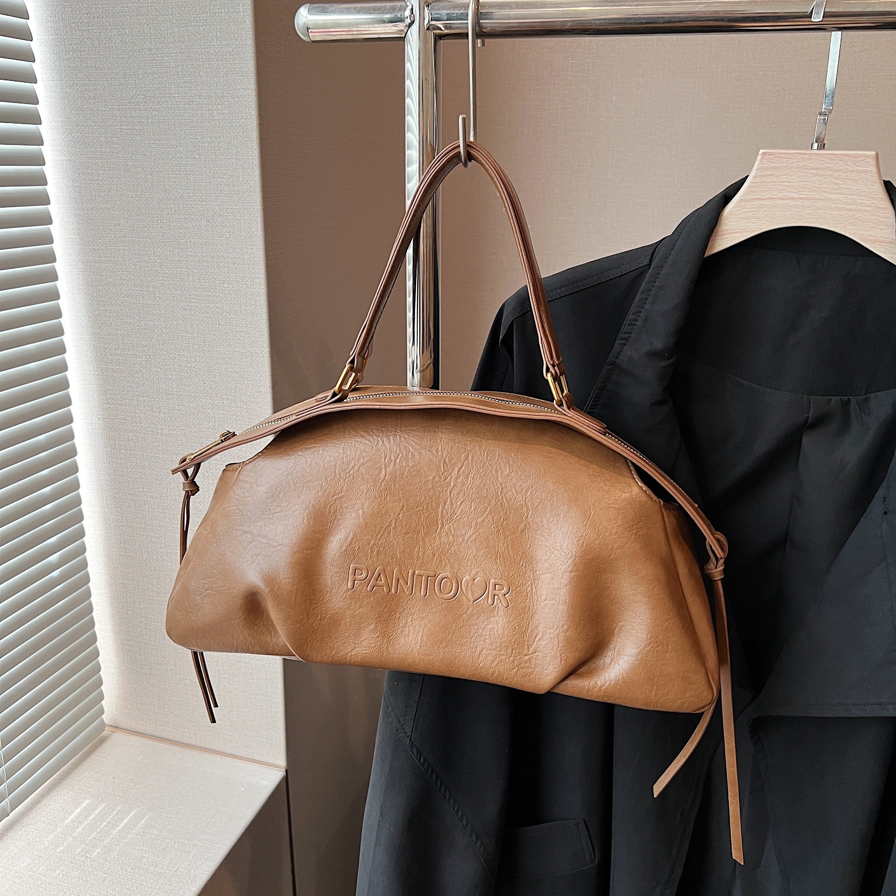 Vintage Black PU Crossbody Bag for Women with Large Capacity and Removable Strap