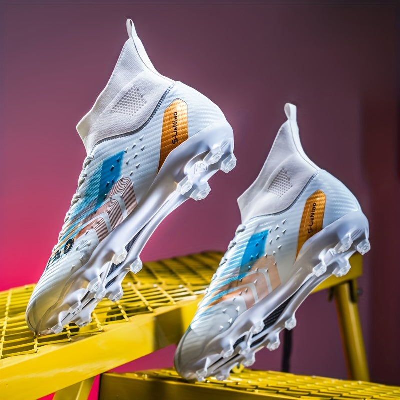 Bolalar uchun yuqori to'plar, uzun tishlar, sirpanmas dizayn, nafas oladigan PU yuqori qismi, TPU taglik va barcha sport mavsumlari uchun shoelace yopilishi.